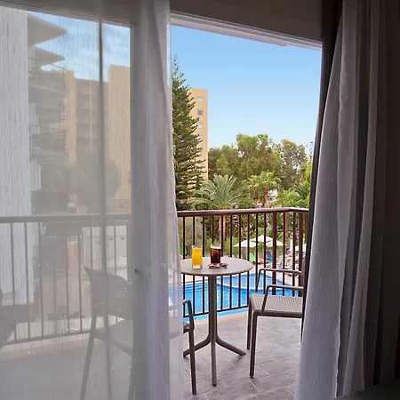 Fergus Bermudas Hotel 4*